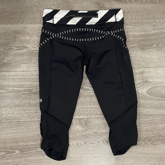 Lululemon Crop Legging Mesh Knee Black with White Striped Details 6 - Picture 15 of 16